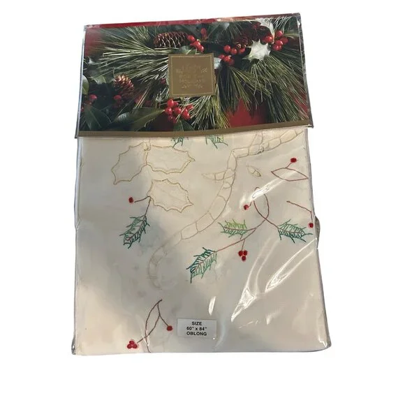 Lenox For The Holidays Embroidered Tablecloth Oblong 60"x84" and 7 Napkins - Picture 3 of 6